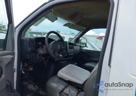 2006 Chevrolet Express Work Van из США, поврежденный, VIN 1GCGG25V761265429